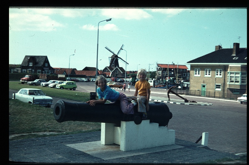 26.Texel  aug 1973 Brigitte,Peter.JPG